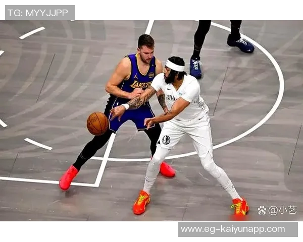 浓眉分析球队先发阵容防守挑战与进攻优势需持续磨合提升