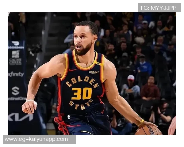 库里精彩彩虹球被判无效裁判延迟吹哨引发争议